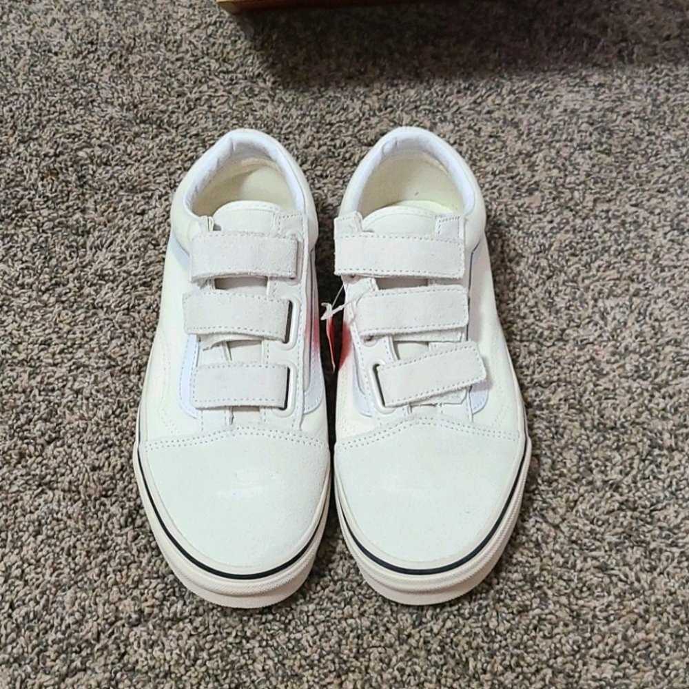 New in box velcro vans
